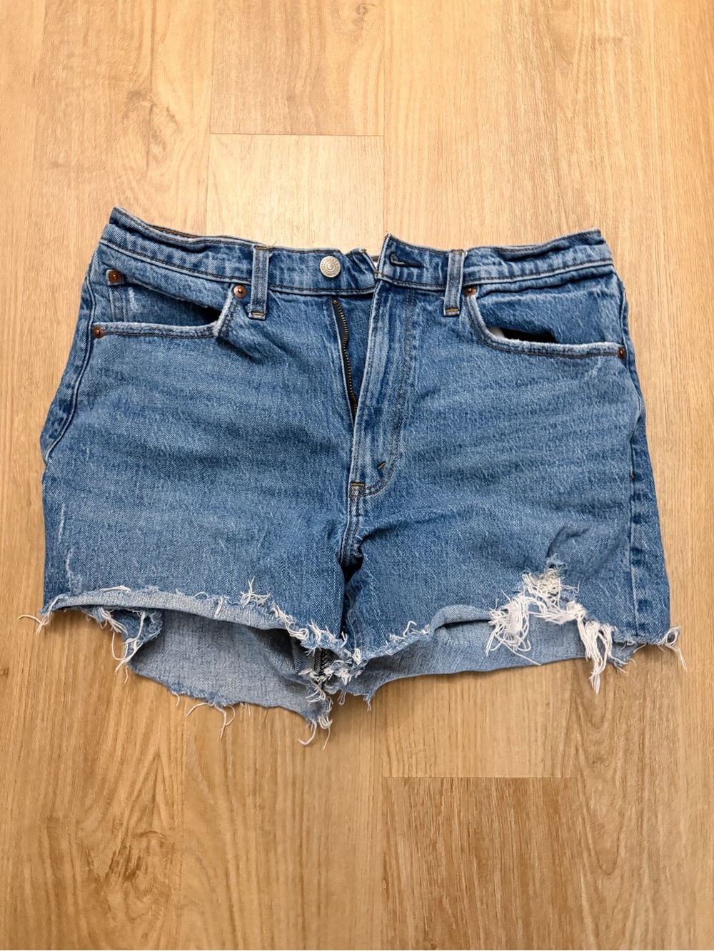Abercrombie high rise mom shorts